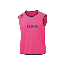 Load image into Gallery viewer, EVERYTHING SPORTS FIRST AID BIB EVERYTHING SPORTS