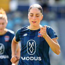 Load image into Gallery viewer, NEWCASTLE JETS FC 25/26 WARM UP TEE - MENS NEW BALANCE