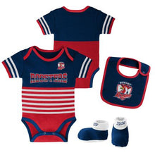 Load image into Gallery viewer, ROOSTERS 3PC CREEPER, BIB &amp; BOOTIE SET NRL