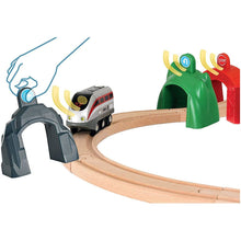 Load image into Gallery viewer, BRIO SMART ENGINE SET WITH ACTION TUNNELS Brio